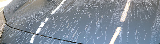 無機質のシリカガラス膜に撥水幕を強力に結合させるハイブリッド構造